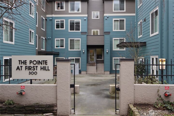 Property Photo:  300  10th Avenue #B-105  WA 98122 