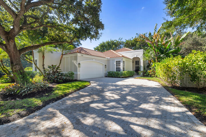 Property Photo:  2707 Players Court  FL 33414 