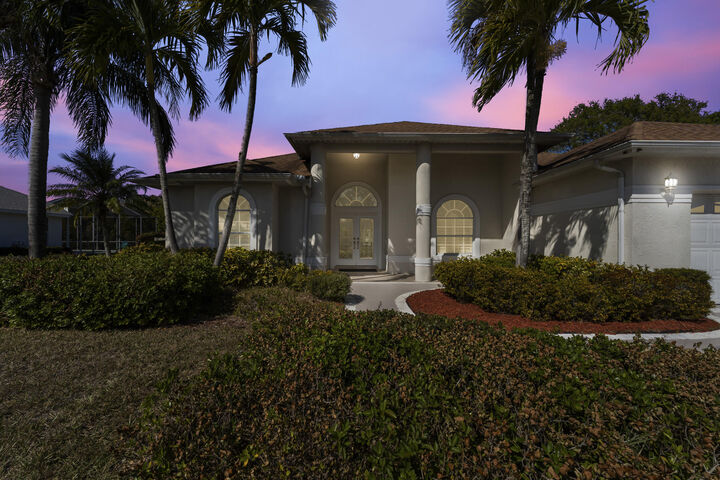 Property Photo:  1112 SE Strathmore Drive  FL 34952 