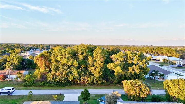 Property Photo:  3065 SE Sumner Lane  FL 34952 