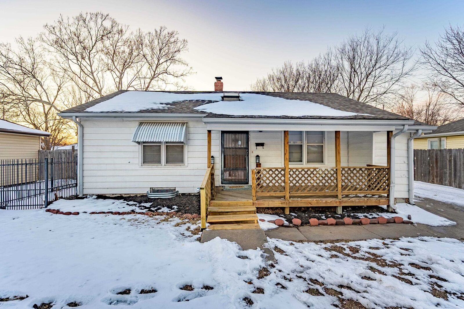 Property Photo: 2327 S Greenwood St KS 67211-5235
