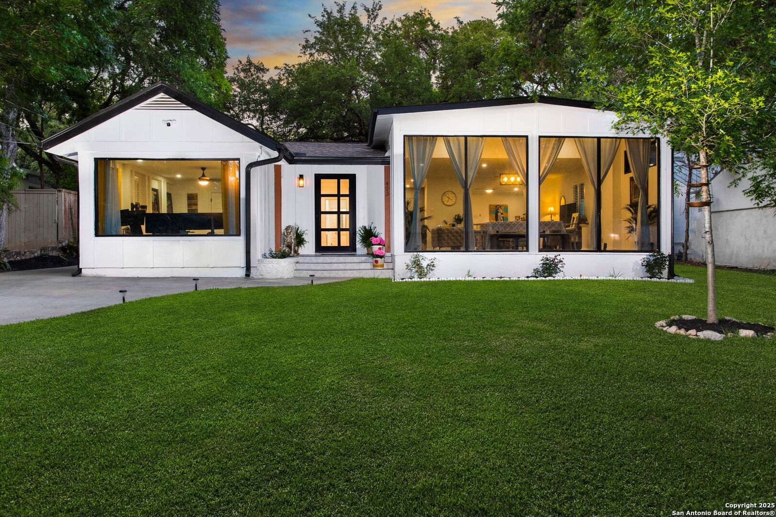 Property Photo: 423 College Blvd. TX 78209