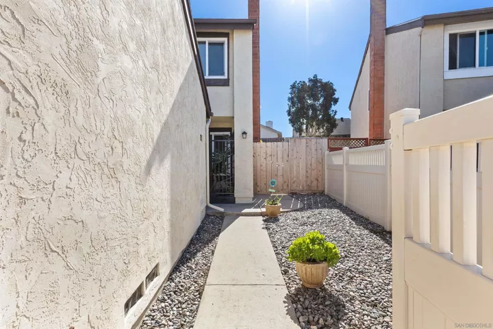 Property Photo: 8963 Capcano Rd CA 92126