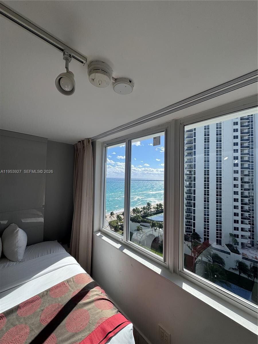 Property Photo:  19201 Collins Ave 1004  FL 33160 