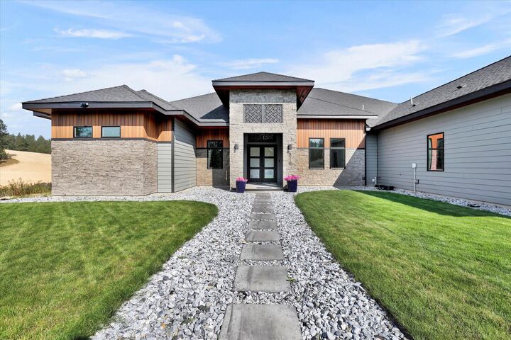 Property Photo: 5110 W Hayden Ln WA 99208