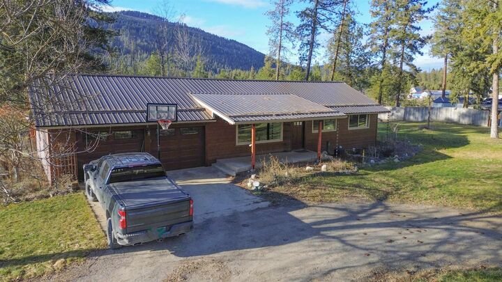 Property Photo: 763 Adam Sherry Rd WA 99114