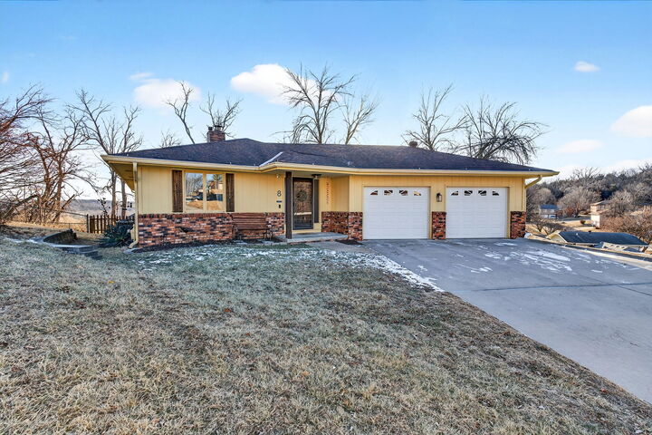 Property Photo:  8 Tower  Circle  IA 51503 