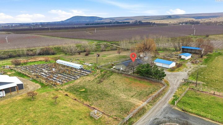 Property Photo:  47305 S 2066 Prse  WA 99337 