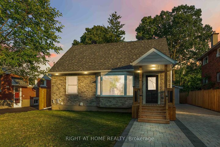 Property Photo: 2700 Priscilla Street ON K2B 7E2