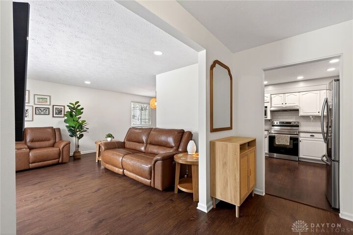 Property Photo:  2243 Pin Oak Court  OH 45342 