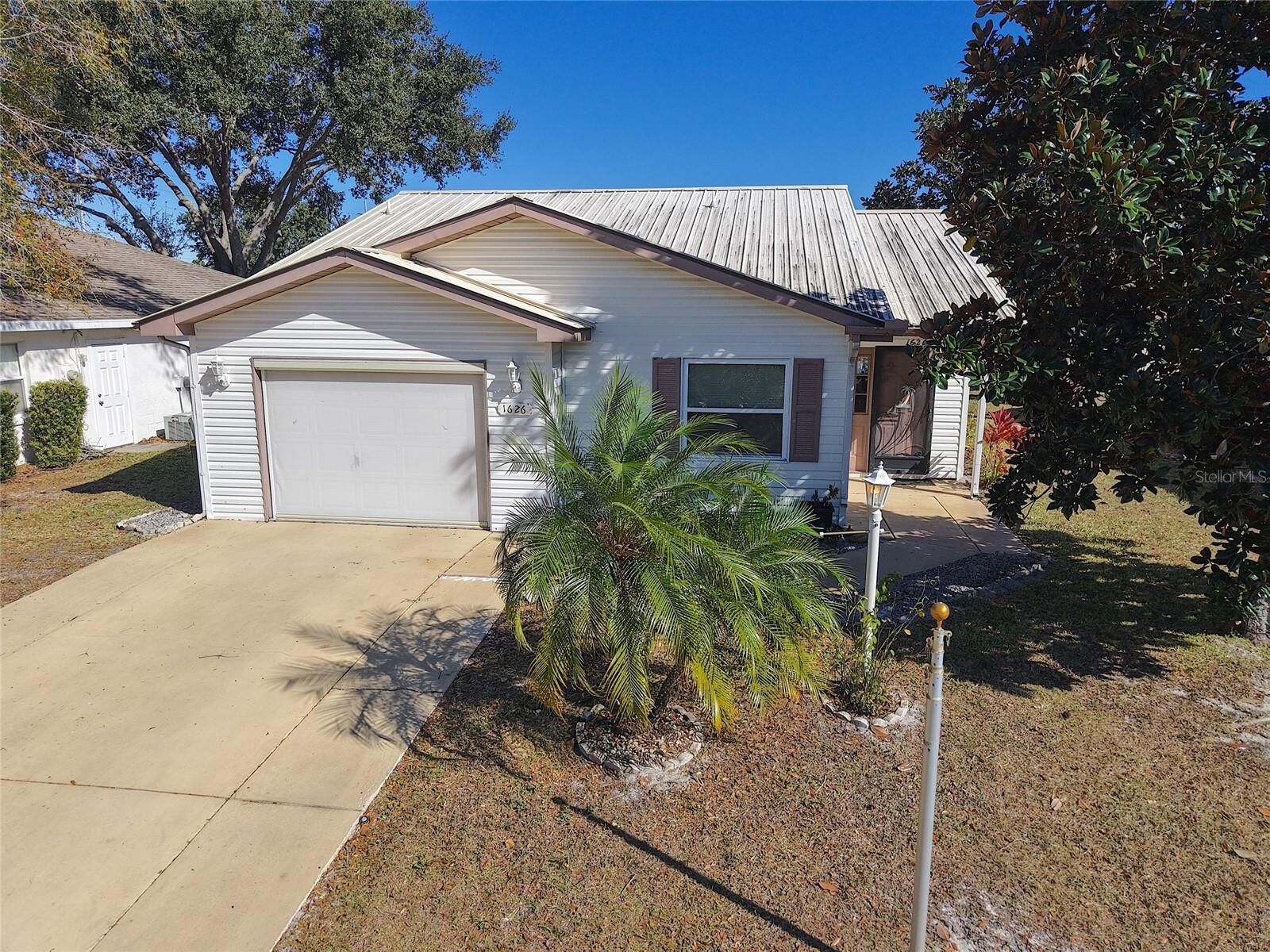 Property Photo: 1626 Willow Run FL 33872