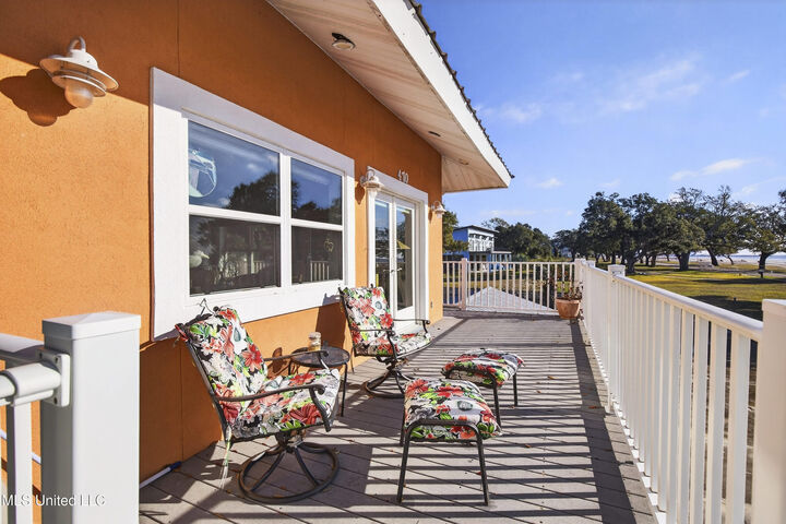 Property Photo:  470 W Beach Boulevard  MS 39560 