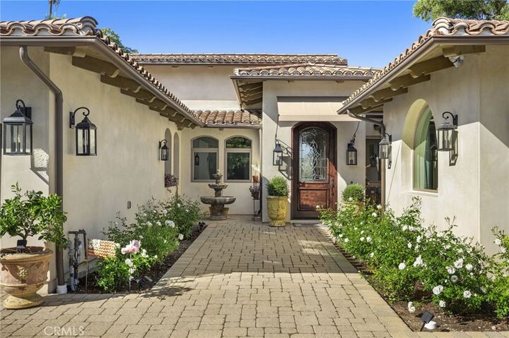 Property Photo:  31527 Aguacate Road  CA 92675 