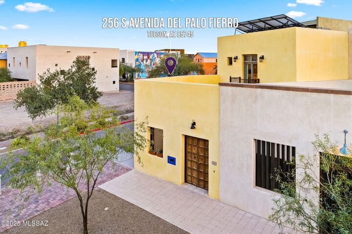 Property Photo:  256 S Avenida Del Palo Fiero  AZ 85745 