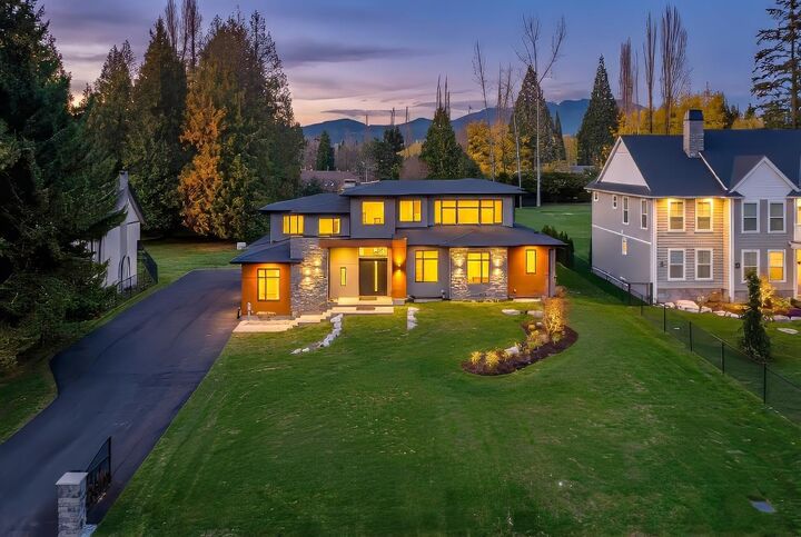 Property Photo: 24331 124 Avenue BC V4R 1T4