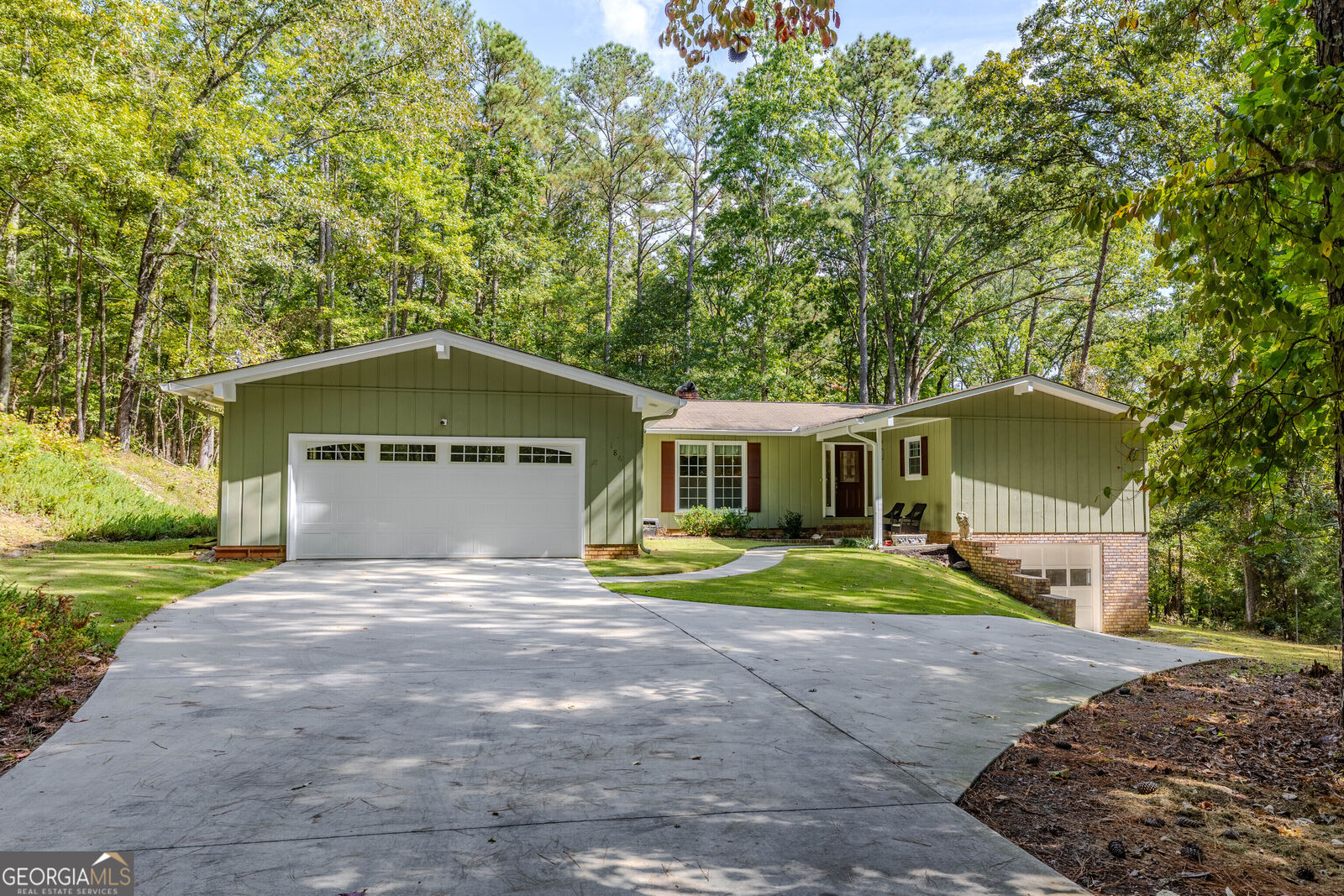Property Photo:  186 Fairview Drive SW  GA 30165 
