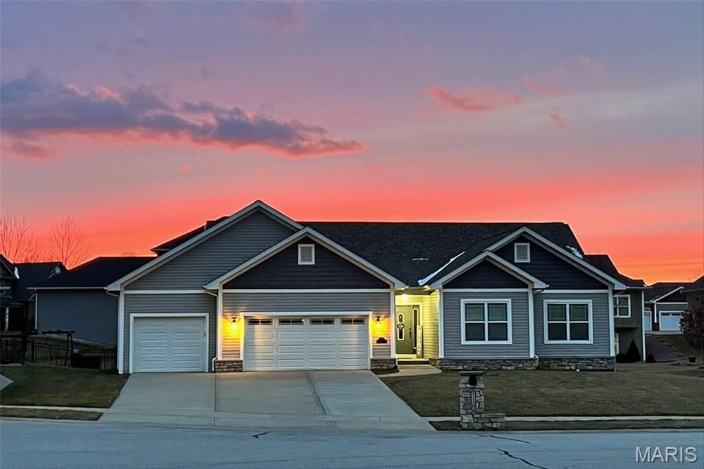 Property Photo:  1109 Macintosh Court  IL 62269 