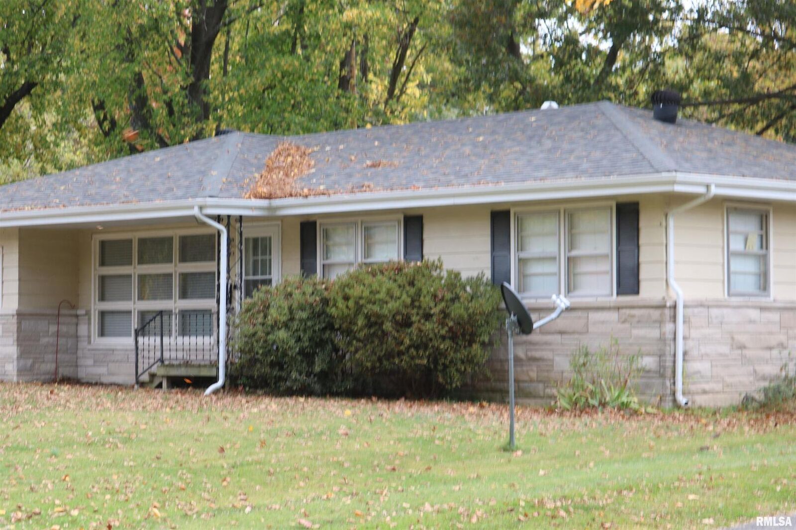 Property Photo:  407 S Skyline Drive  IL 62901 