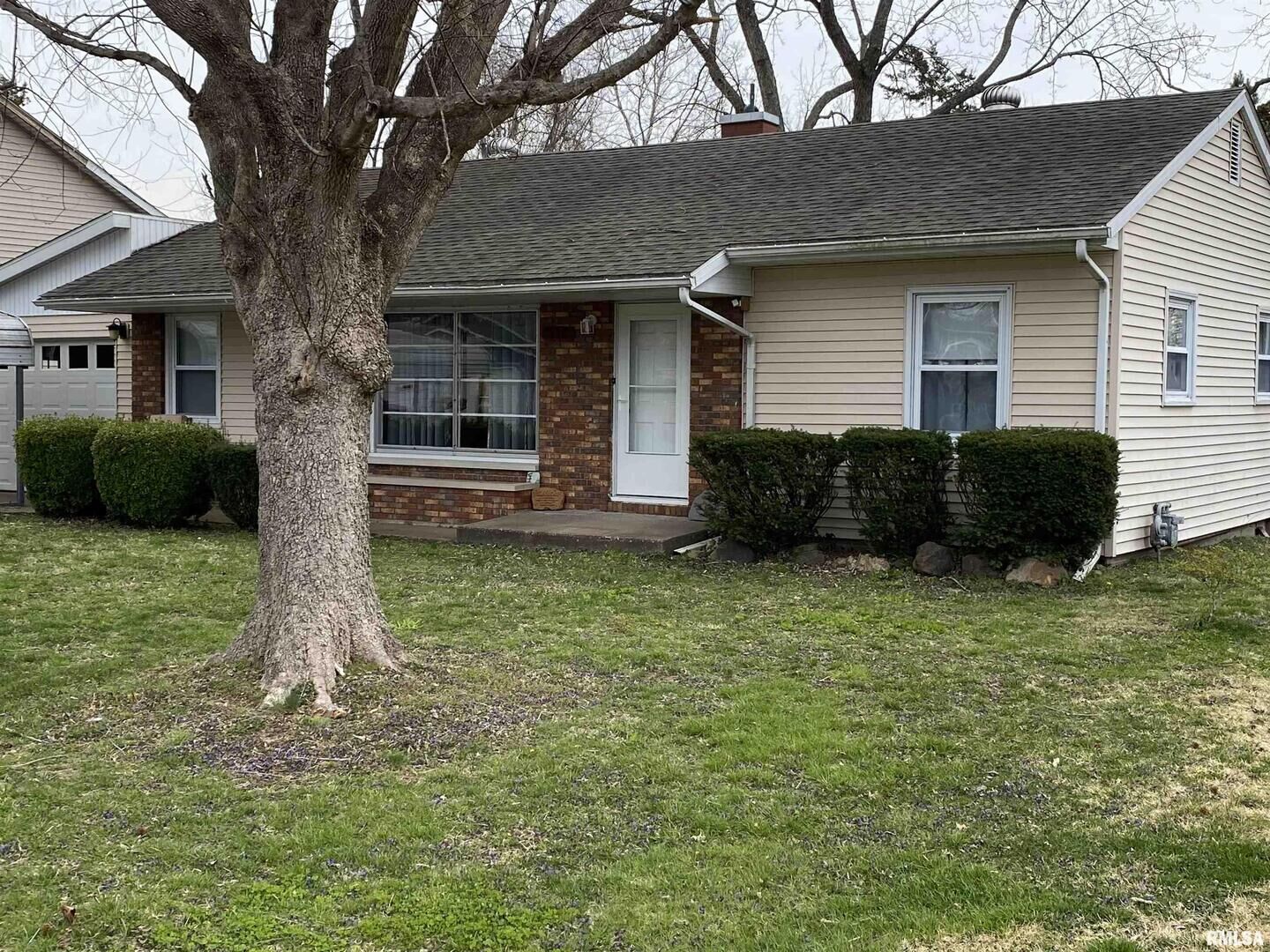 Property Photo:  928 N 24th Street  IL 62966 