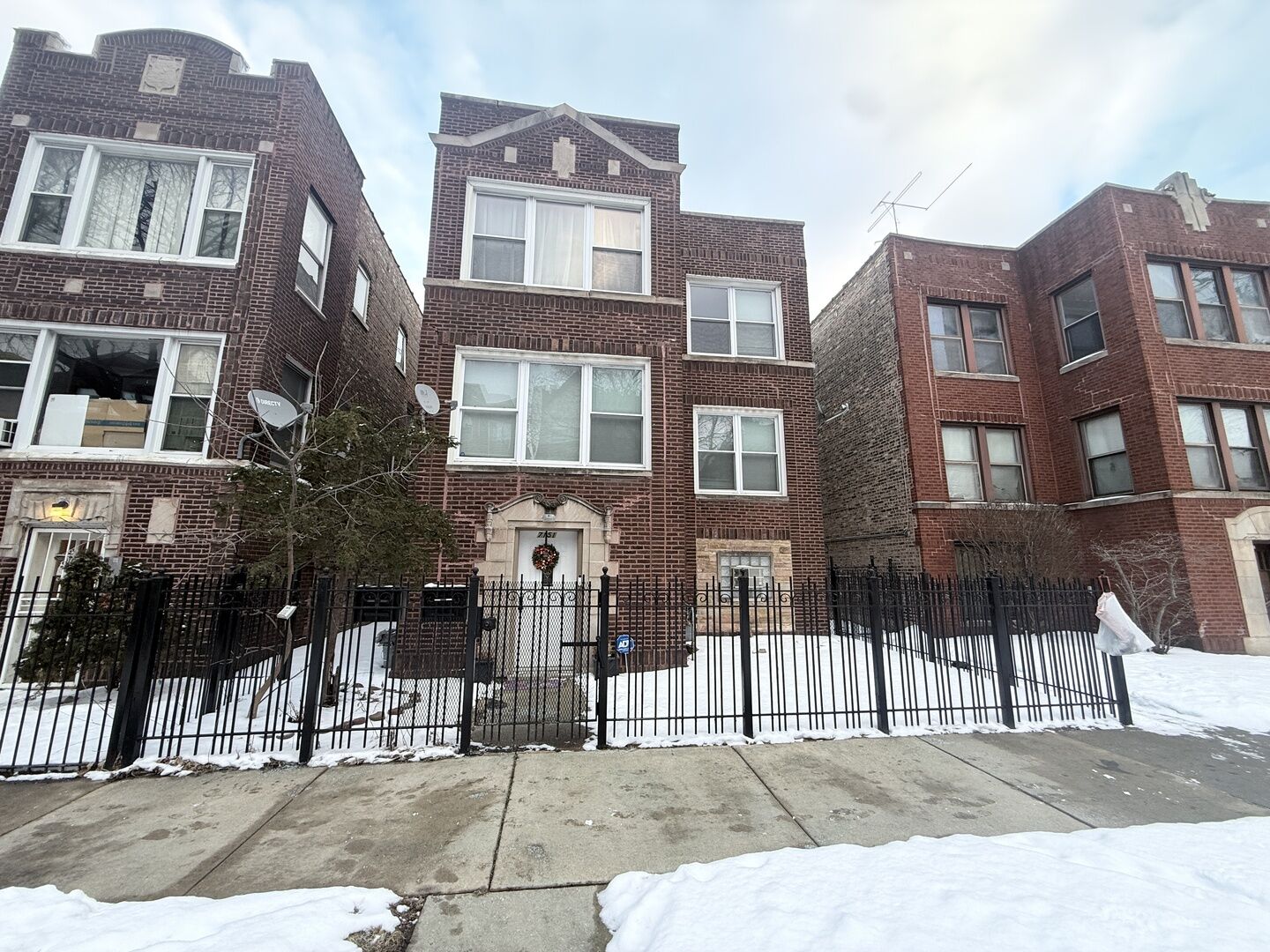 Property Photo:  7157 S East End Avenue 1  IL 60649 