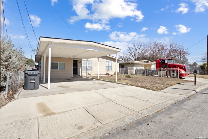 Property Photo:  615 Overhill Drive  TX 78228 