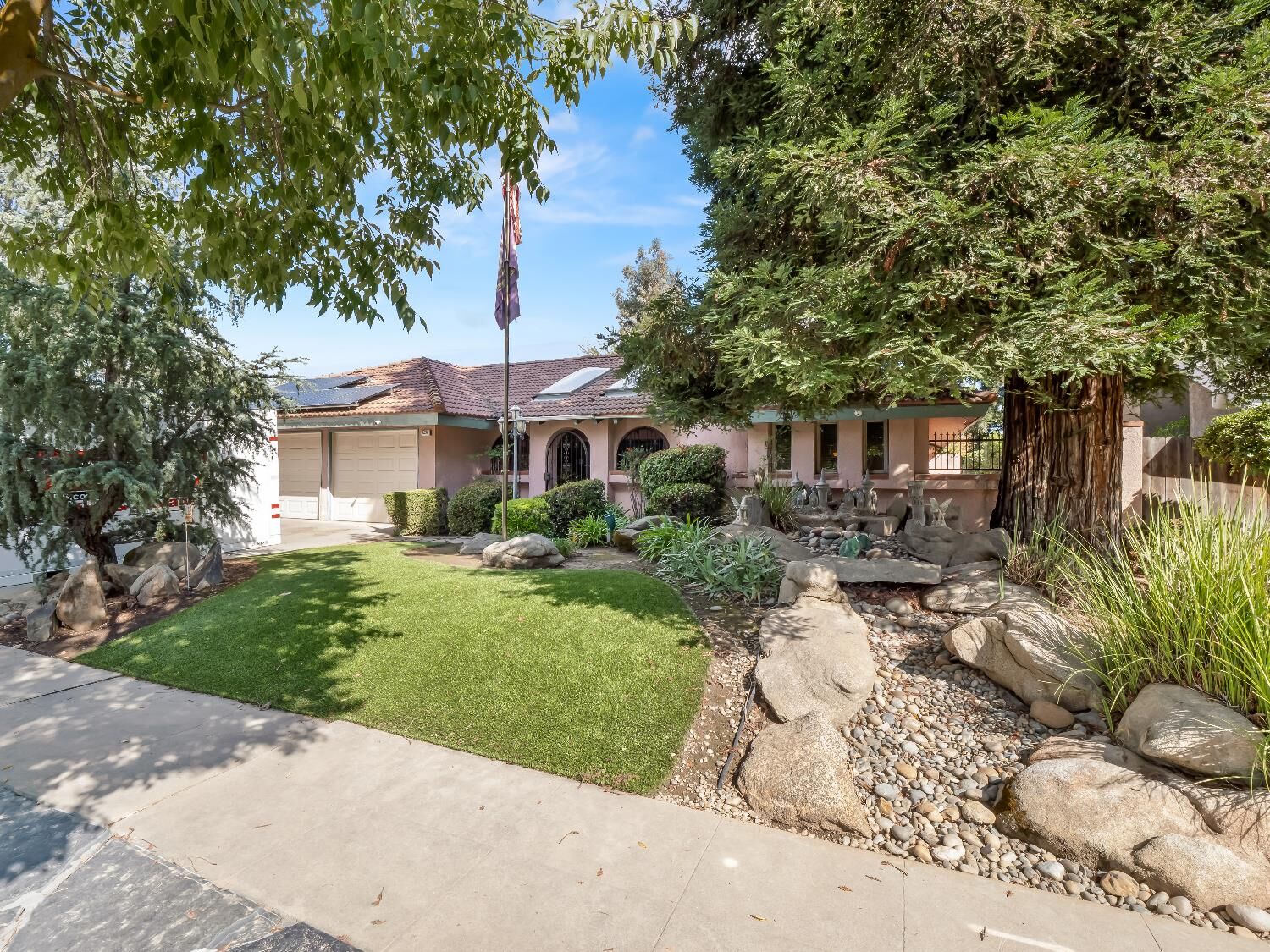 Property Photo:  7258 N Pacific  CA 93711 