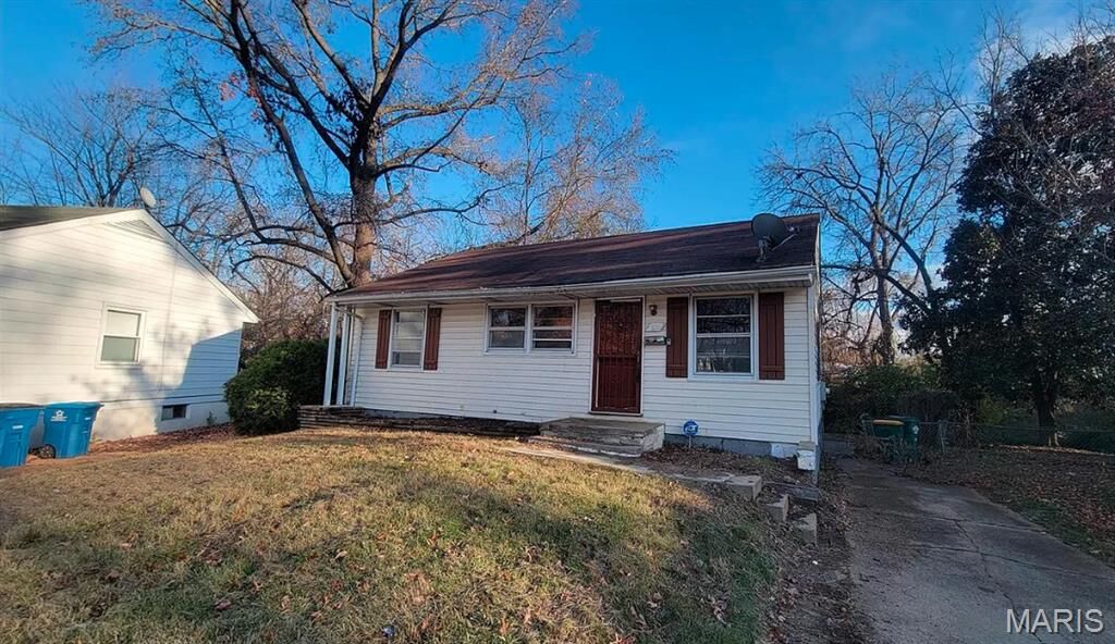 Property Photo:  236 Estridge Road  MO 63137 