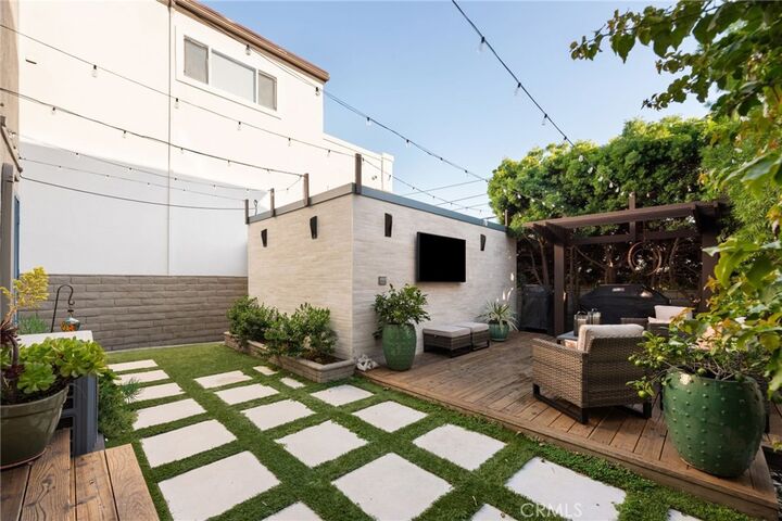 Property Photo:  330 28th  CA 90254 