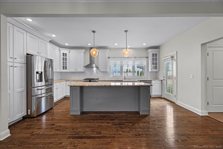 Property Photo:  67 Boston Post Road 8  CT 06443 