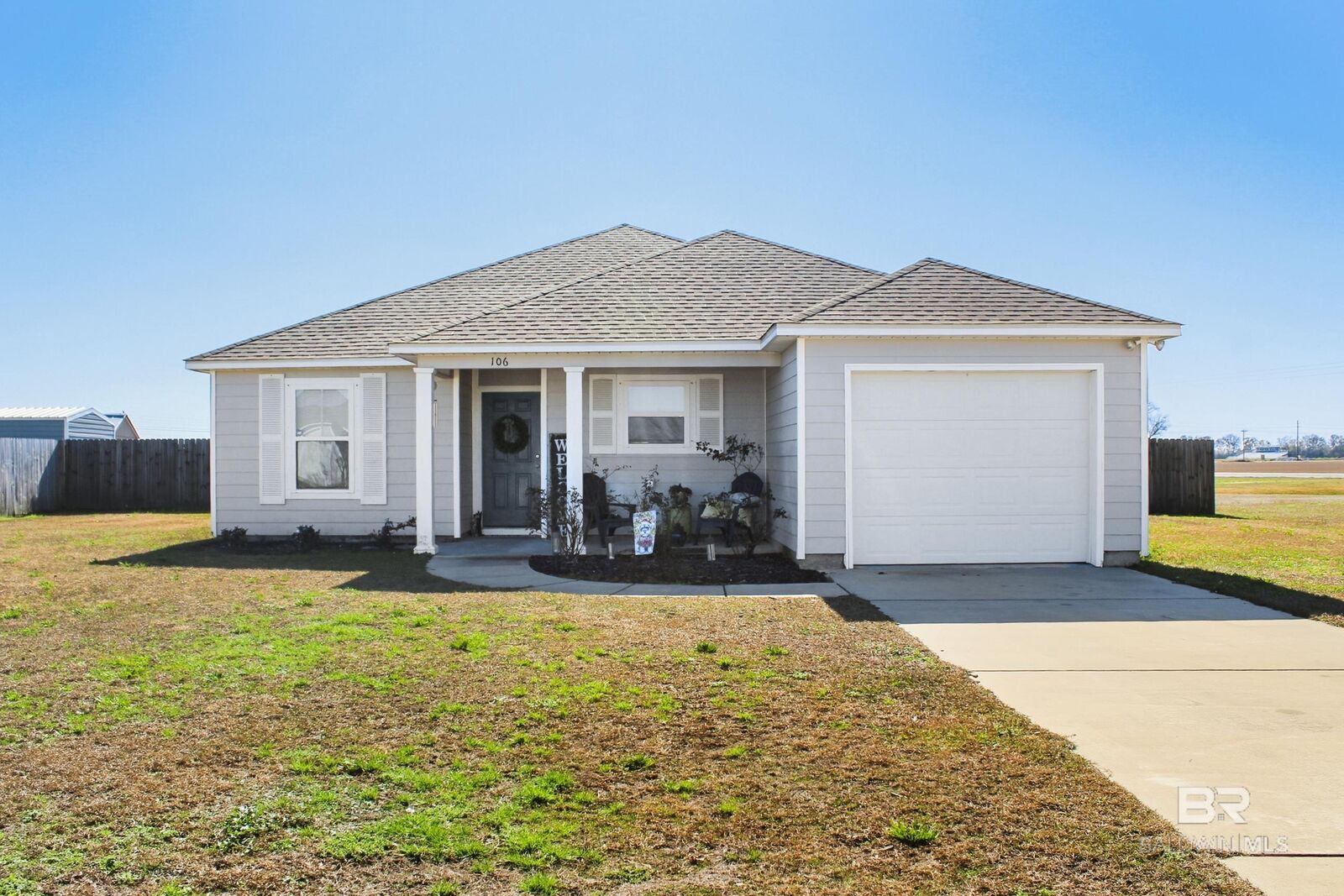 Property Photo:  106 Plantation Circle  AL 36580 
