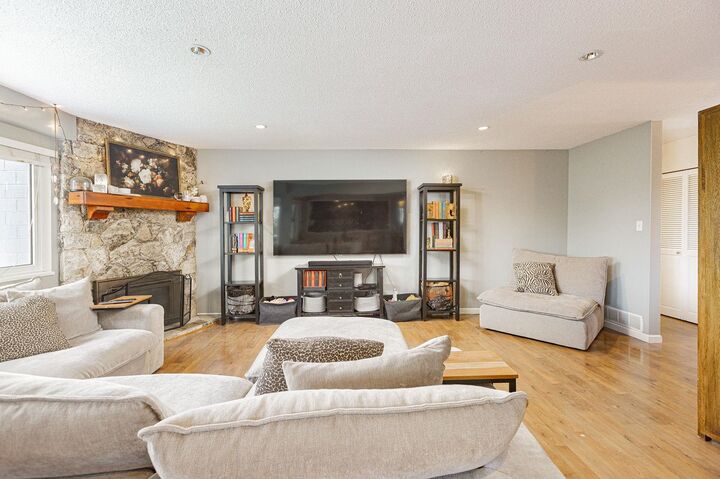 Property Photo: 494 Allen Drive BC V4M 3C1