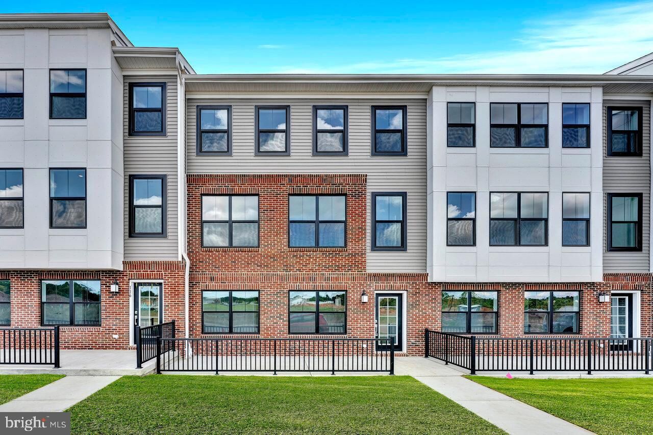 Property Photo:  118 Martha Brokaw Way  NJ 08560 