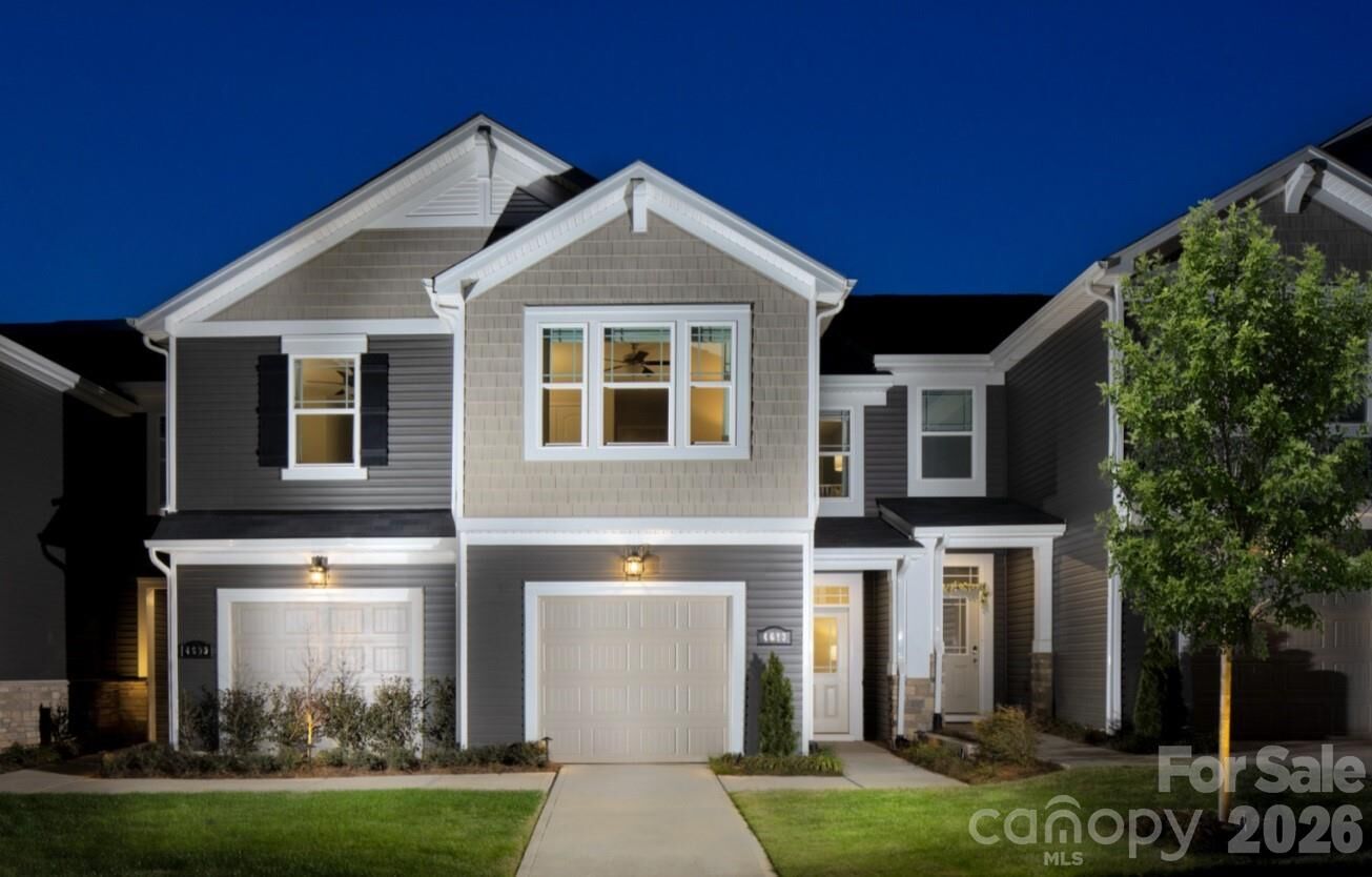 Property Photo: 9310 Pagoda Oak Drive NC 28269