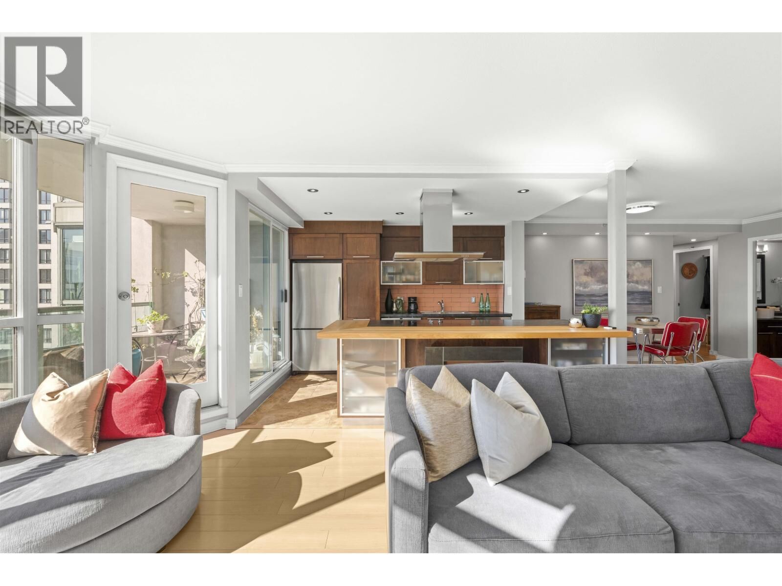 Property Photo:  888 Hamilton Street 1201  BC V6B 5W4 