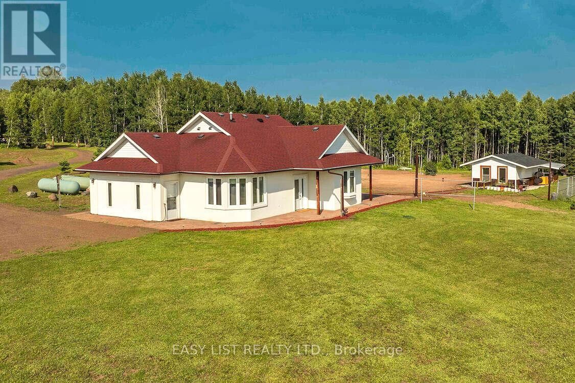 Property Photo:  608 Copper Cliff Road  ON P7L 0B7 