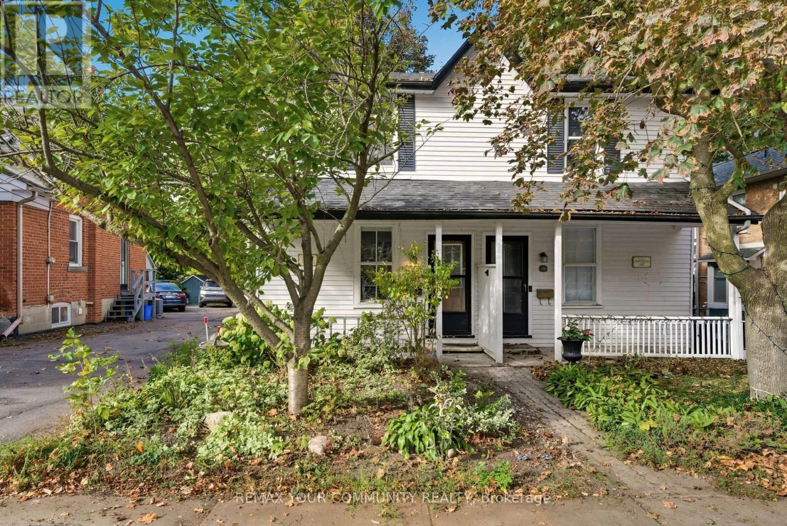 Property Photo:  30 Elizabeth Street South  ON L4C 3V4 