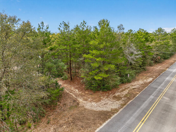 Property Photo:  610 Spring Hill Road  FL 32433 