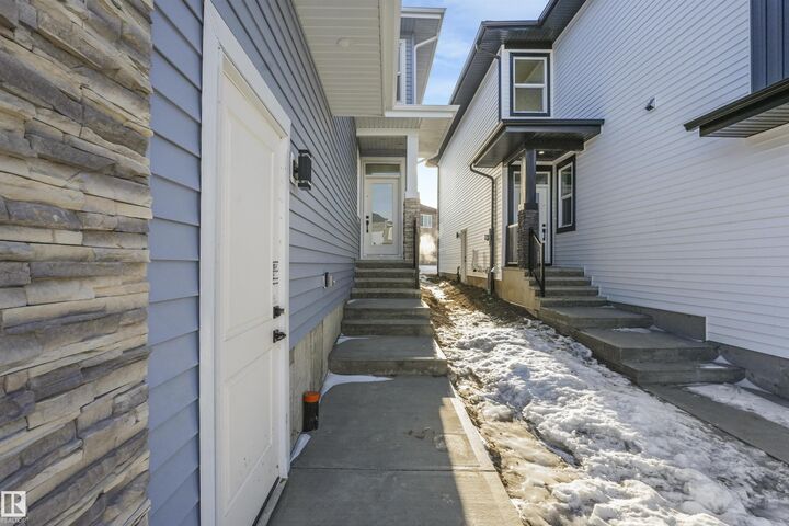 Property Photo:  3505 44 Avenue  AB T4X 3G6 