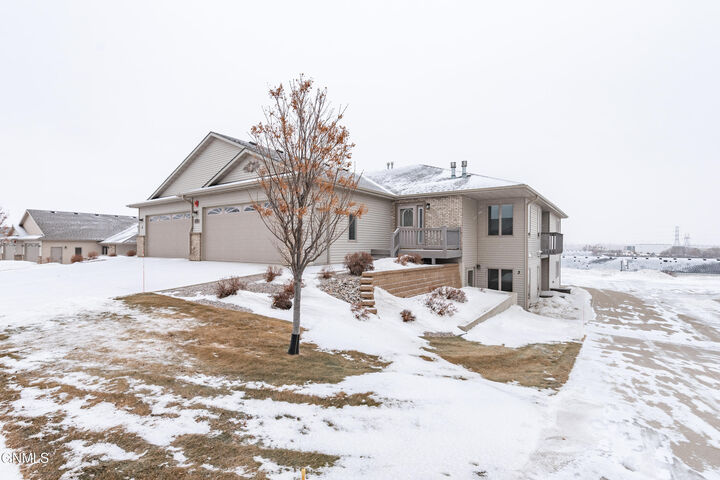 Property Photo:  1501 N 35th Street 1  ND 58501 