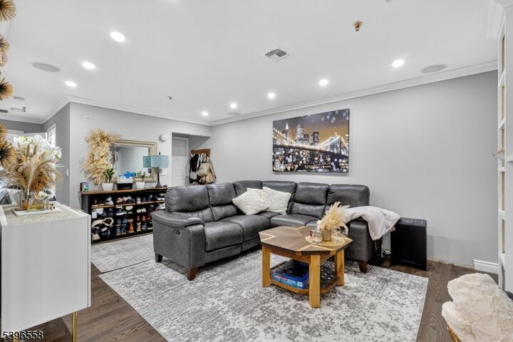 Property Photo:  20 McChesney Ct  NJ 07052 