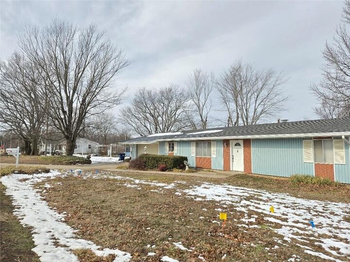 Property Photo:  300 Mulberry Street  KS 67301 
