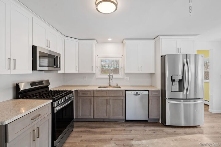 Property Photo:  476 Coldenham Road  NY 12586 