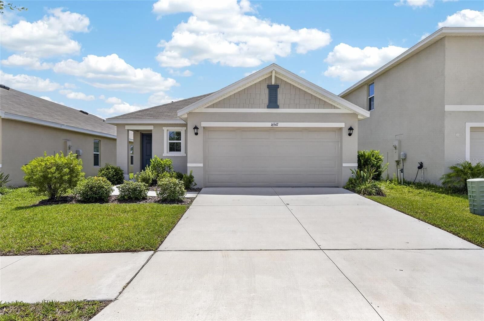 Property Photo:  16547 Mosaic Oar Drive  FL 33598 