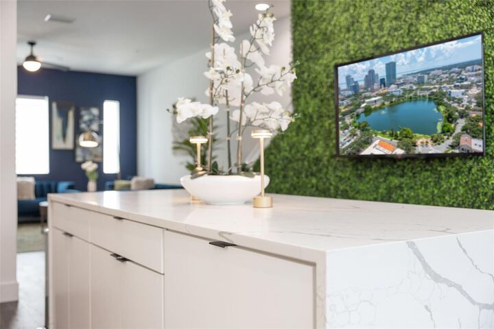 Property Photo:  865 S 6 Avenue S 17  FL 33701 