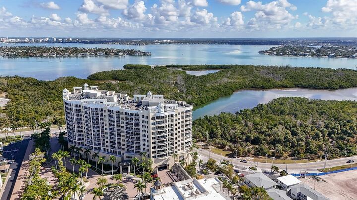 Property Photo:  1300 Benjamin Franklin Drive 809  FL 34236 
