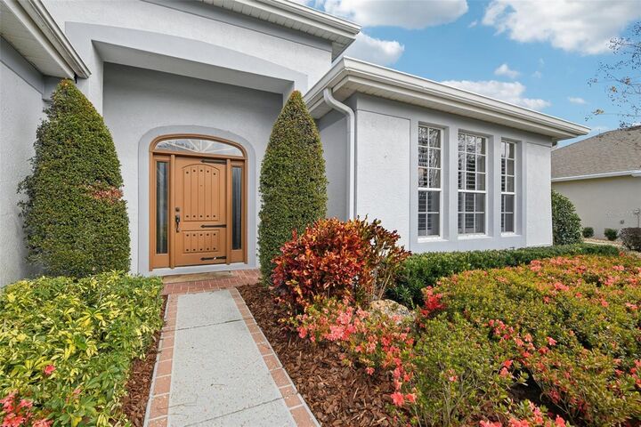 Property Photo:  8013 Pine Hollow Drive  FL 32757 