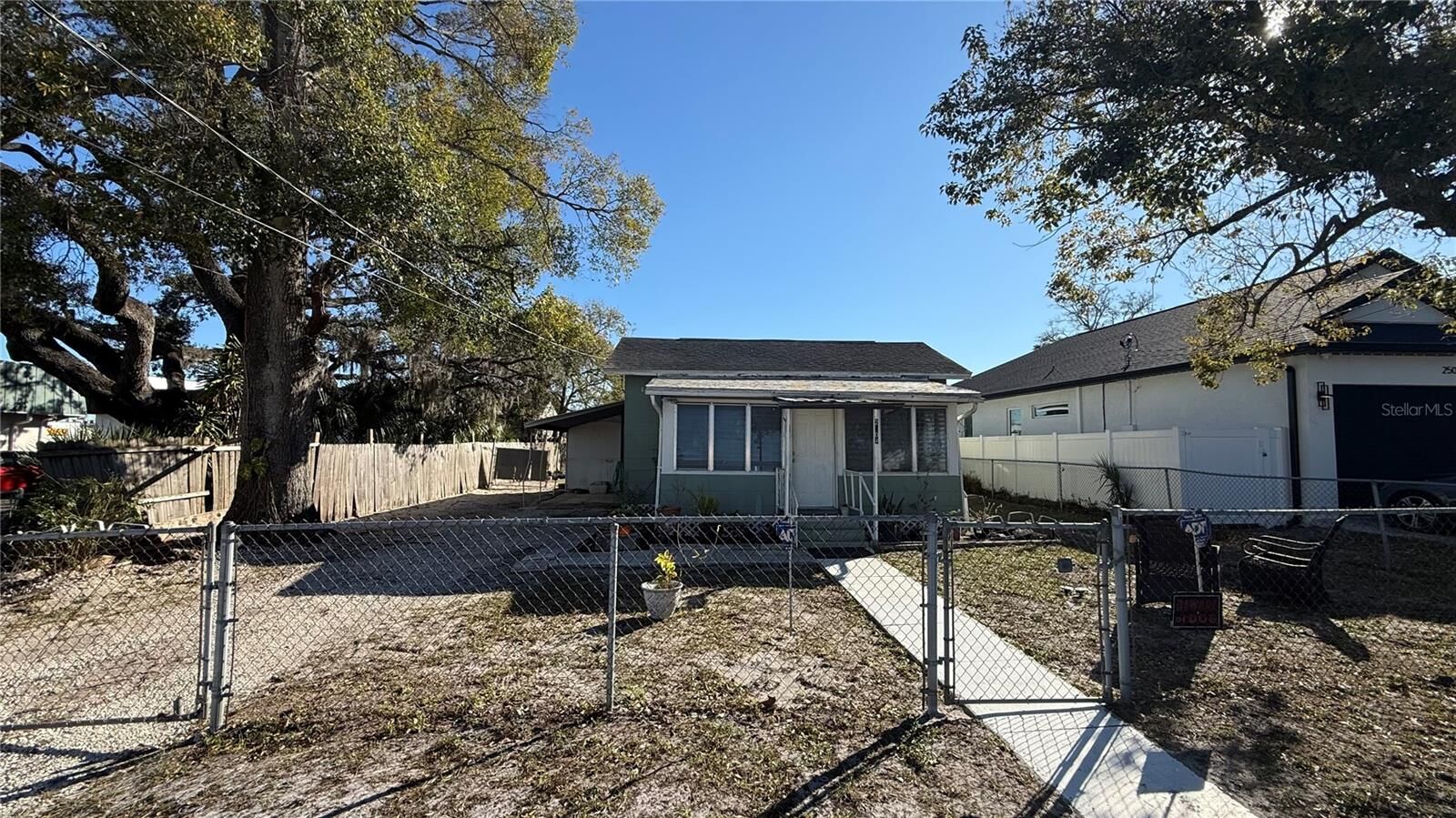 Property Photo:  2504 W South Avenue  FL 33614 