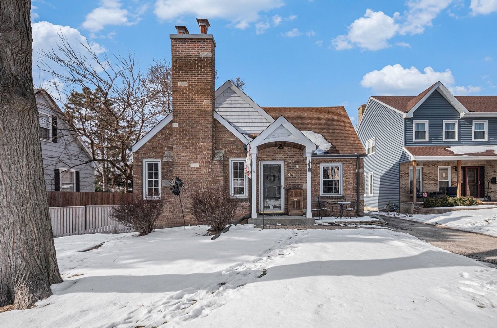 Property Photo:  474 S York Street  IL 60126 