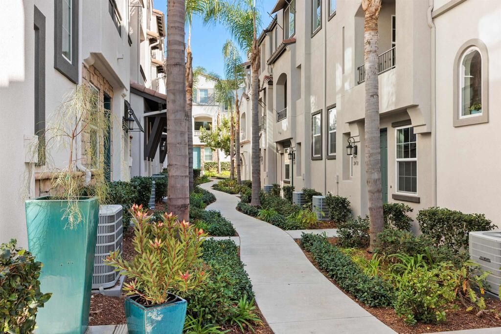 Property Photo:  2472 Antlers Way  CA 92078 