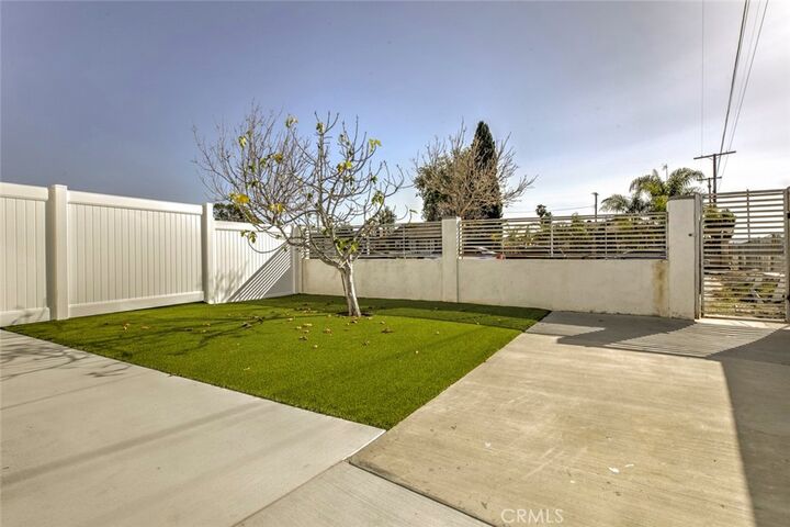 Property Photo:  13325 Strathern Street  CA 91605 